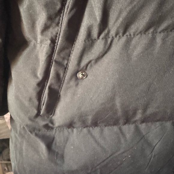 Elegant Charcoal Puffer Jacket with Faux Fur Trim - Picture 6 of 10